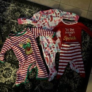 3 pack baby girl Christmas pajamas! 🎄 ⭐️ 12M